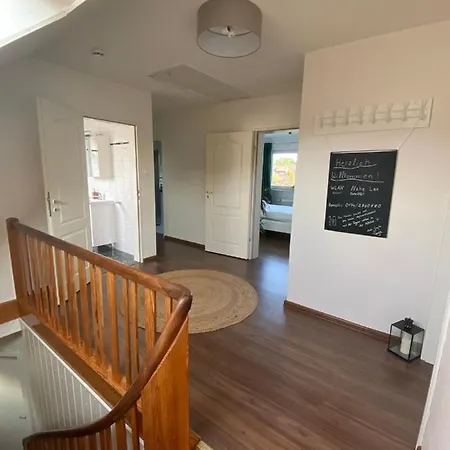 Moderne In Stadtnaher, Dennoch Ruhiger Lage Lägenhet Nahe